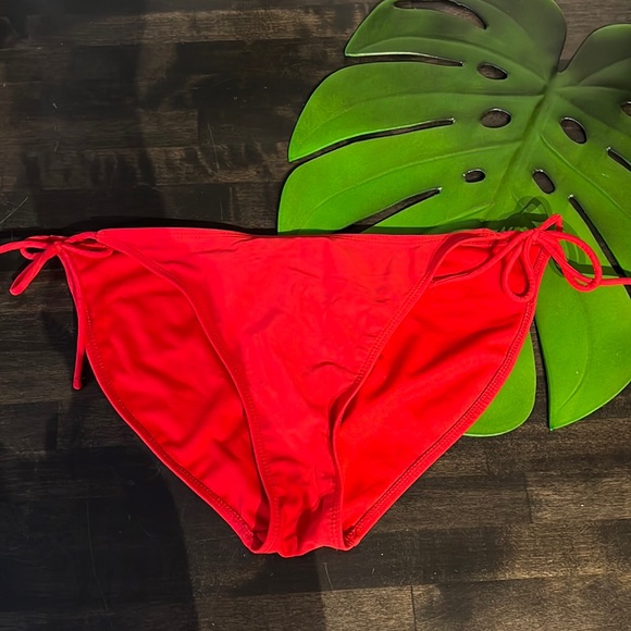 No Boundaries Other - Red String Bikini Bottoms